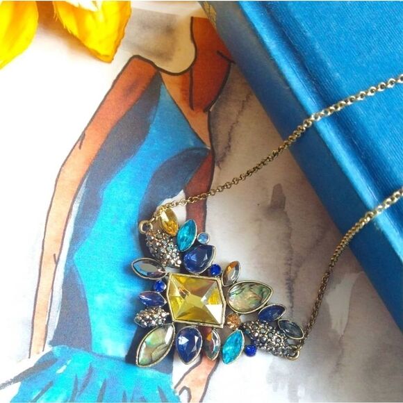Blue Flower Rhinestone Crystal Vintage Gold Pendant Statement Necklace - Picture 5 of 7